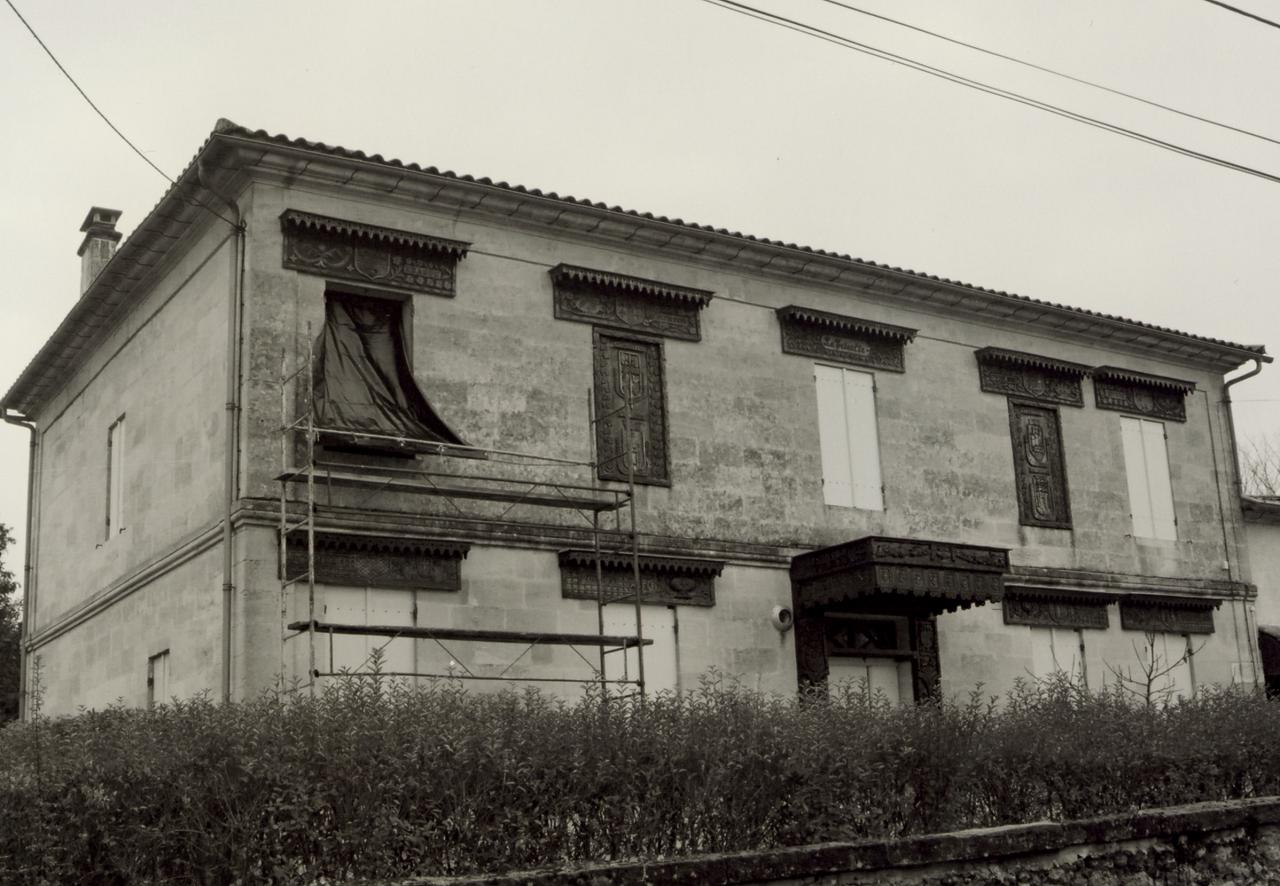 Chamadelle, une maison à sculptures de bois