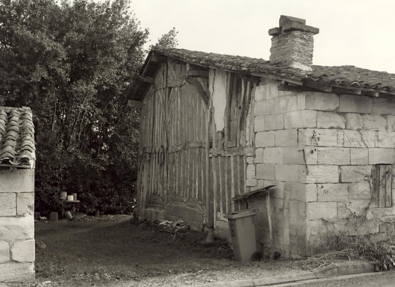 Coutras, une maison en torchis au lieu-dit Fargues