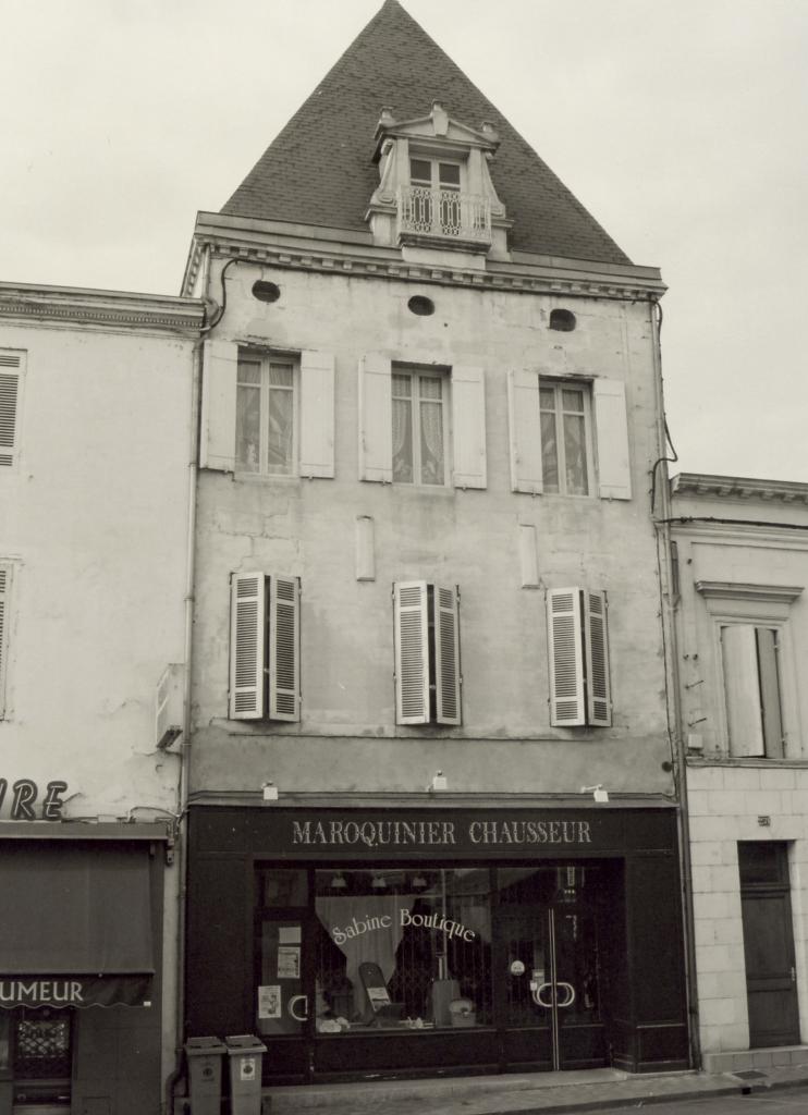 Coutras, une maison pavillon au 257 rue Brossolette