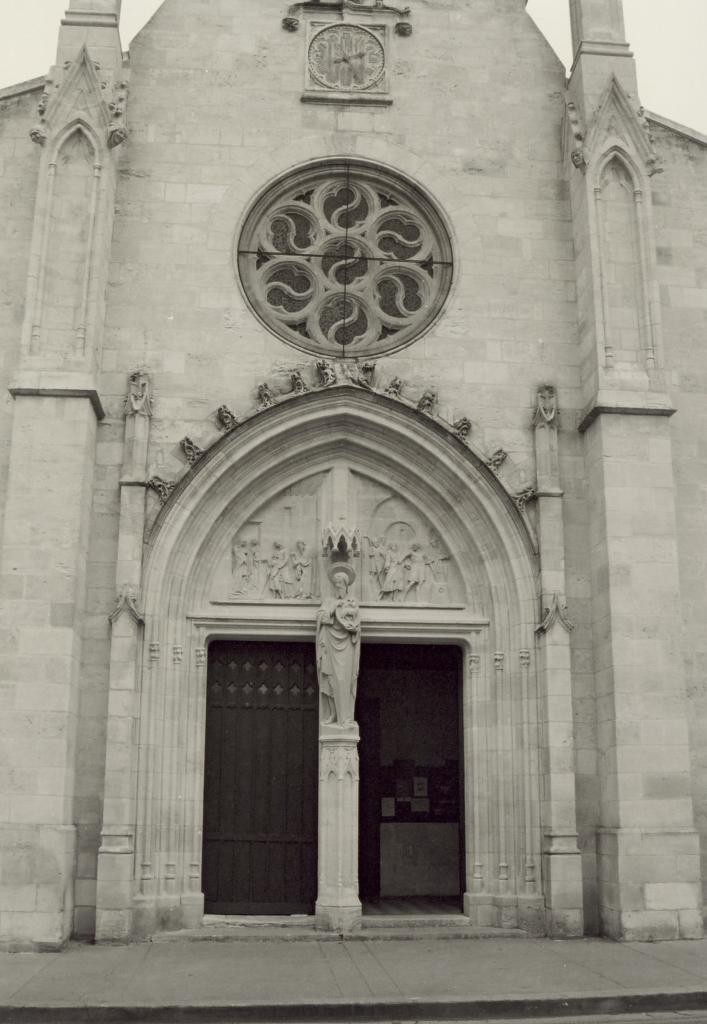 Coutras, le portail de l'église Saint-Jean-Baptiste