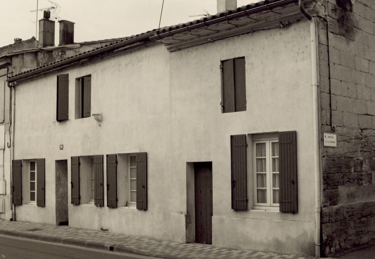 Coutras, une maison du 17ème au 191 rue Brossolette