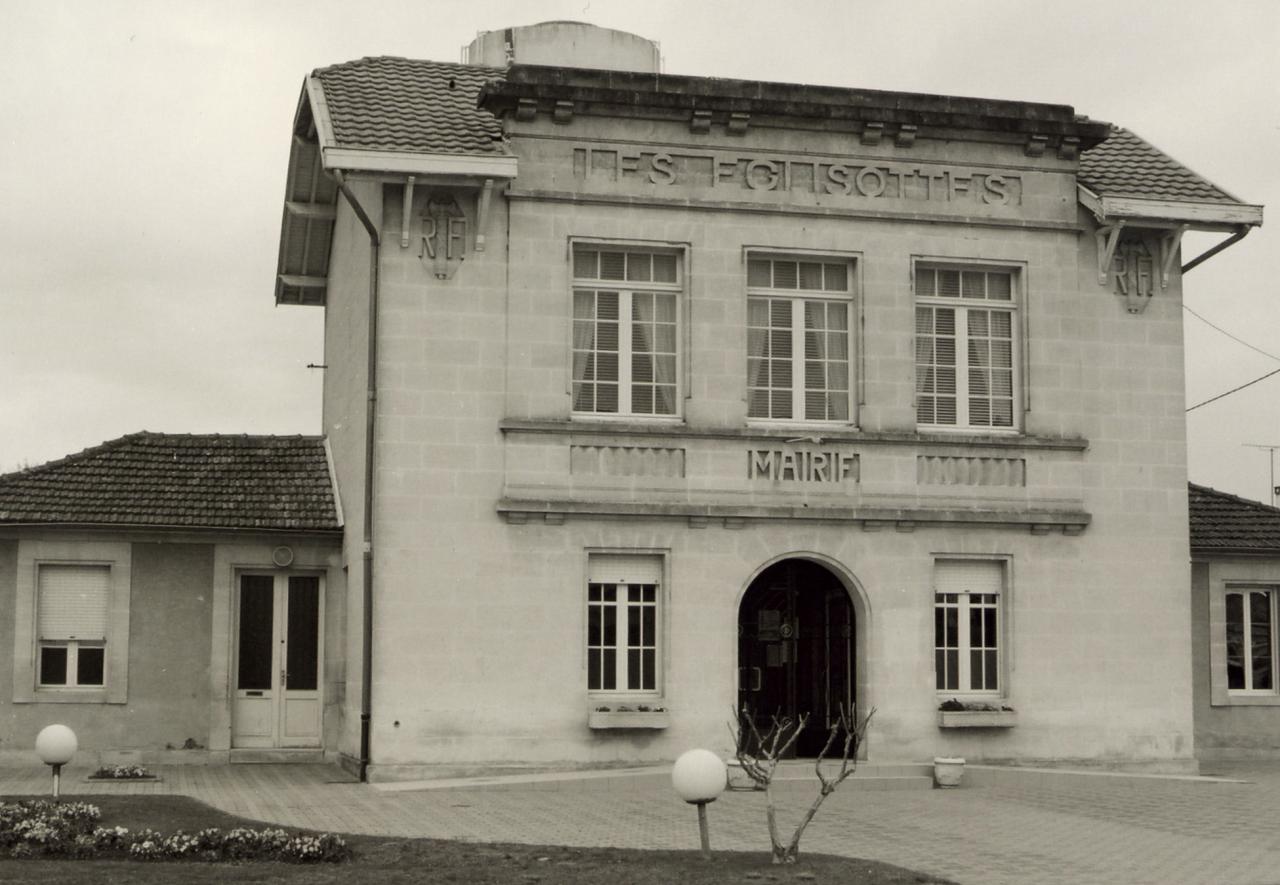 Les Eglisottes, la mairie