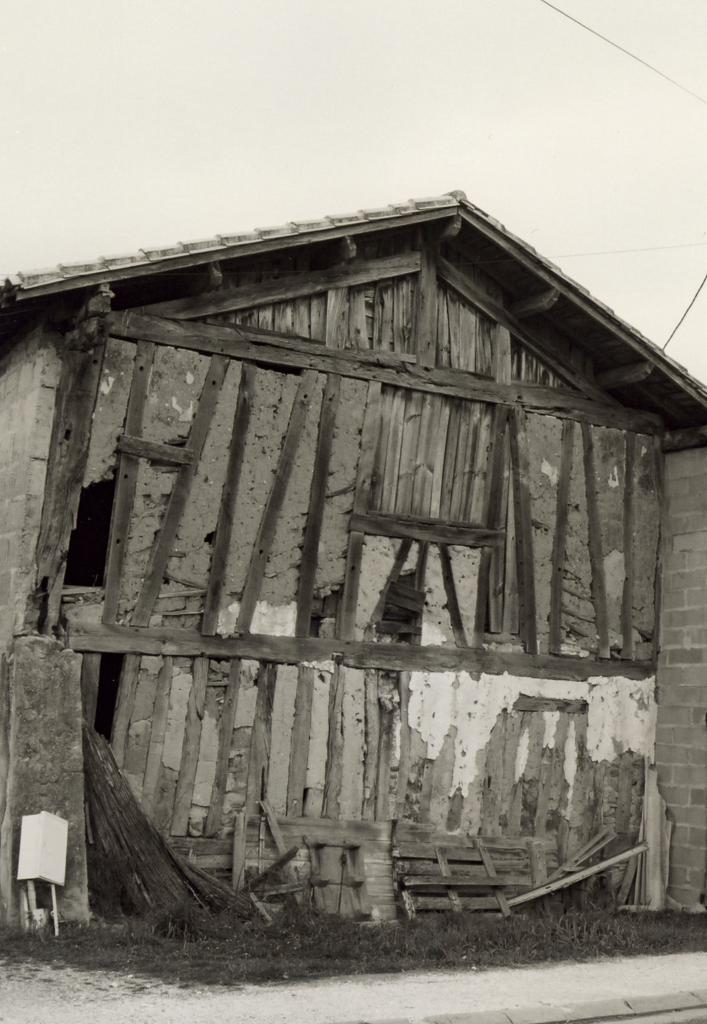 Les Eglisottes, une maison en torchis au lieu-dit le Breuil