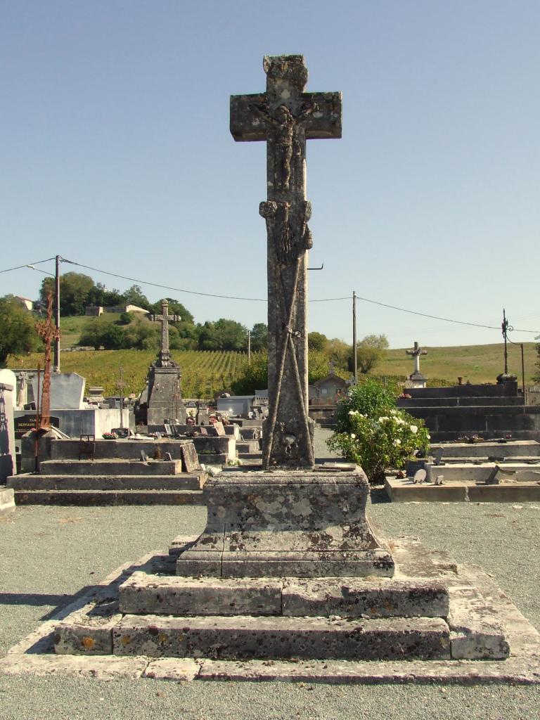  Fronsac, la croix du cimetière