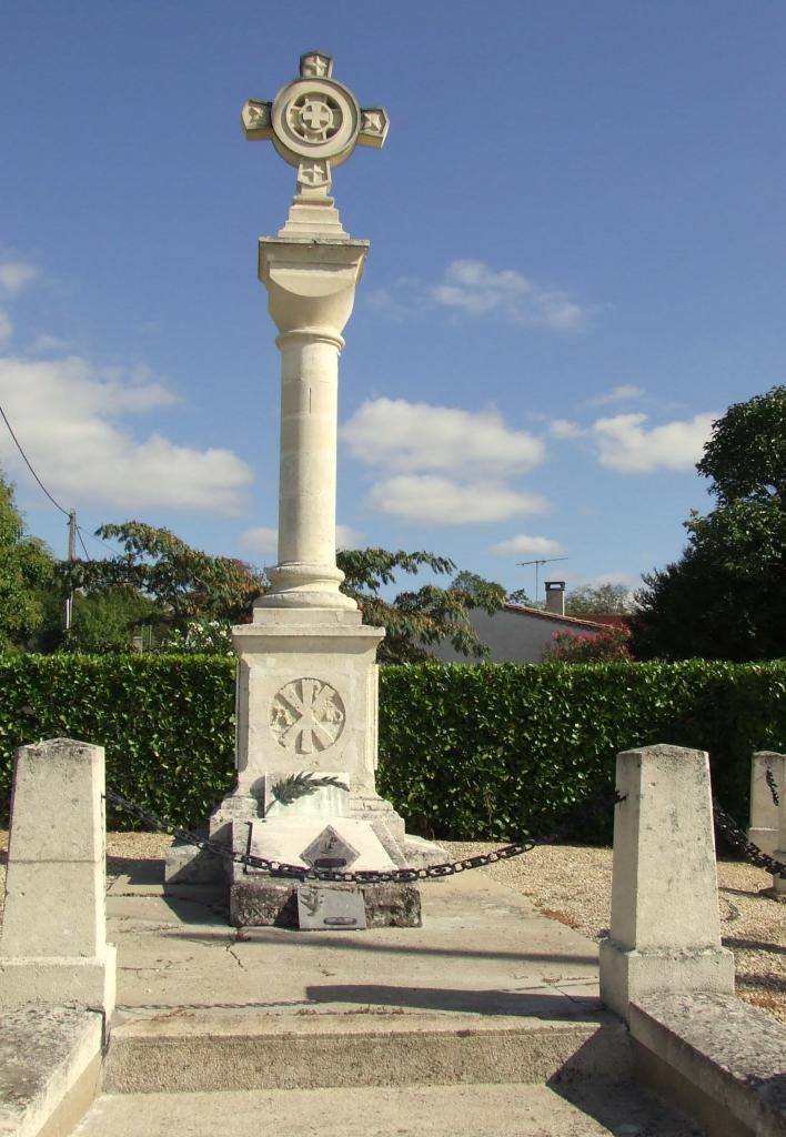 Saint-Germain-la-Rivière, le monument aux morts pour son originalité