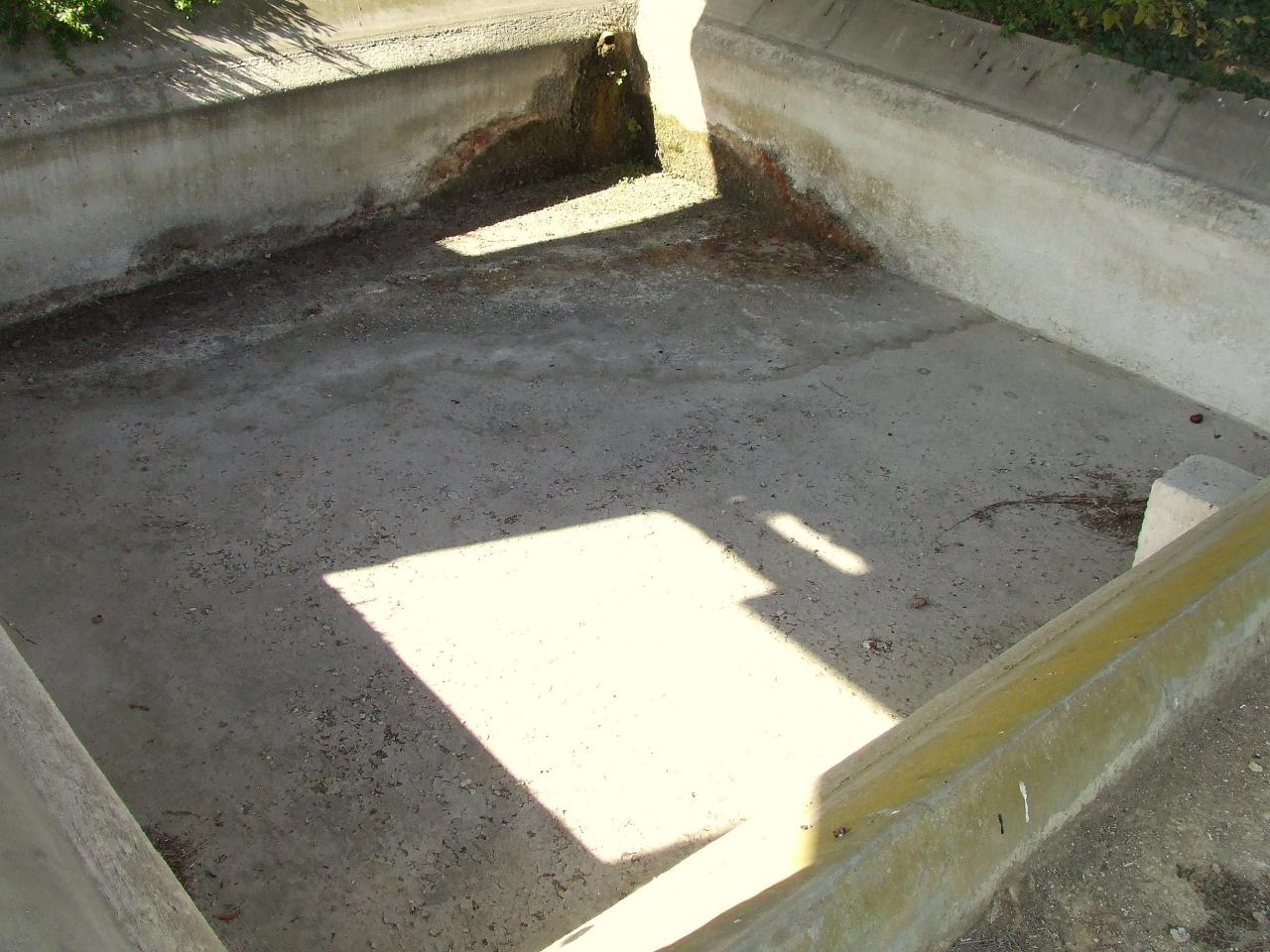 Saint-Germain-la-Rivière, une autre vue du lavoir