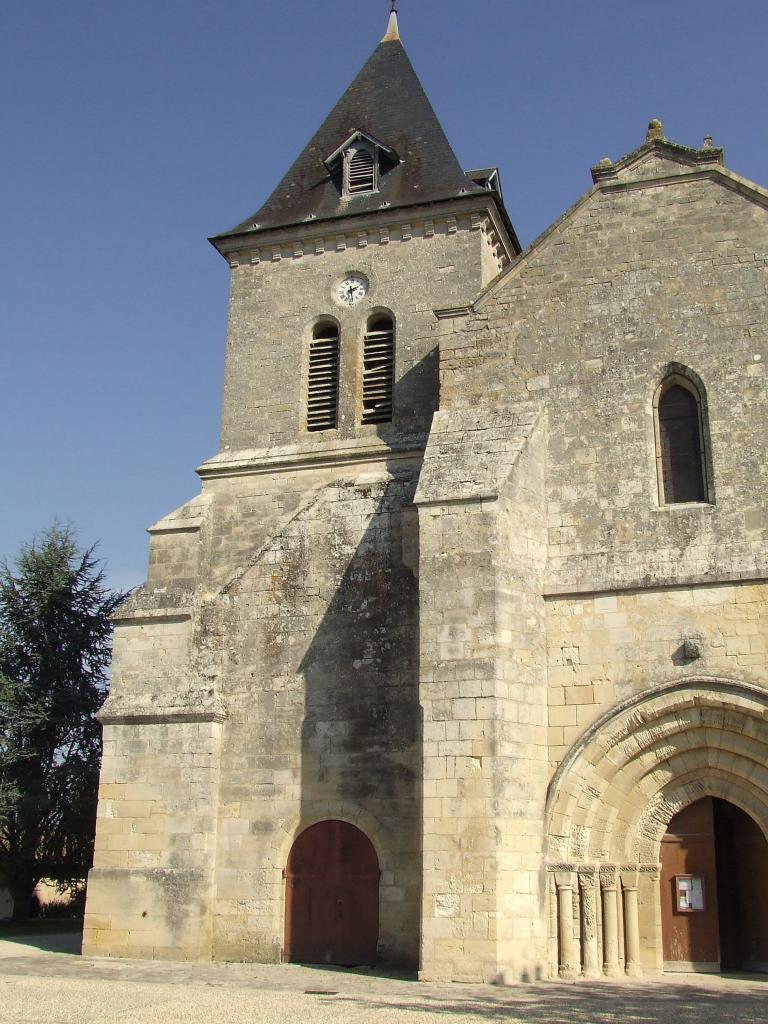 Villegouge, l'église romane restaurée Saint-Pierre