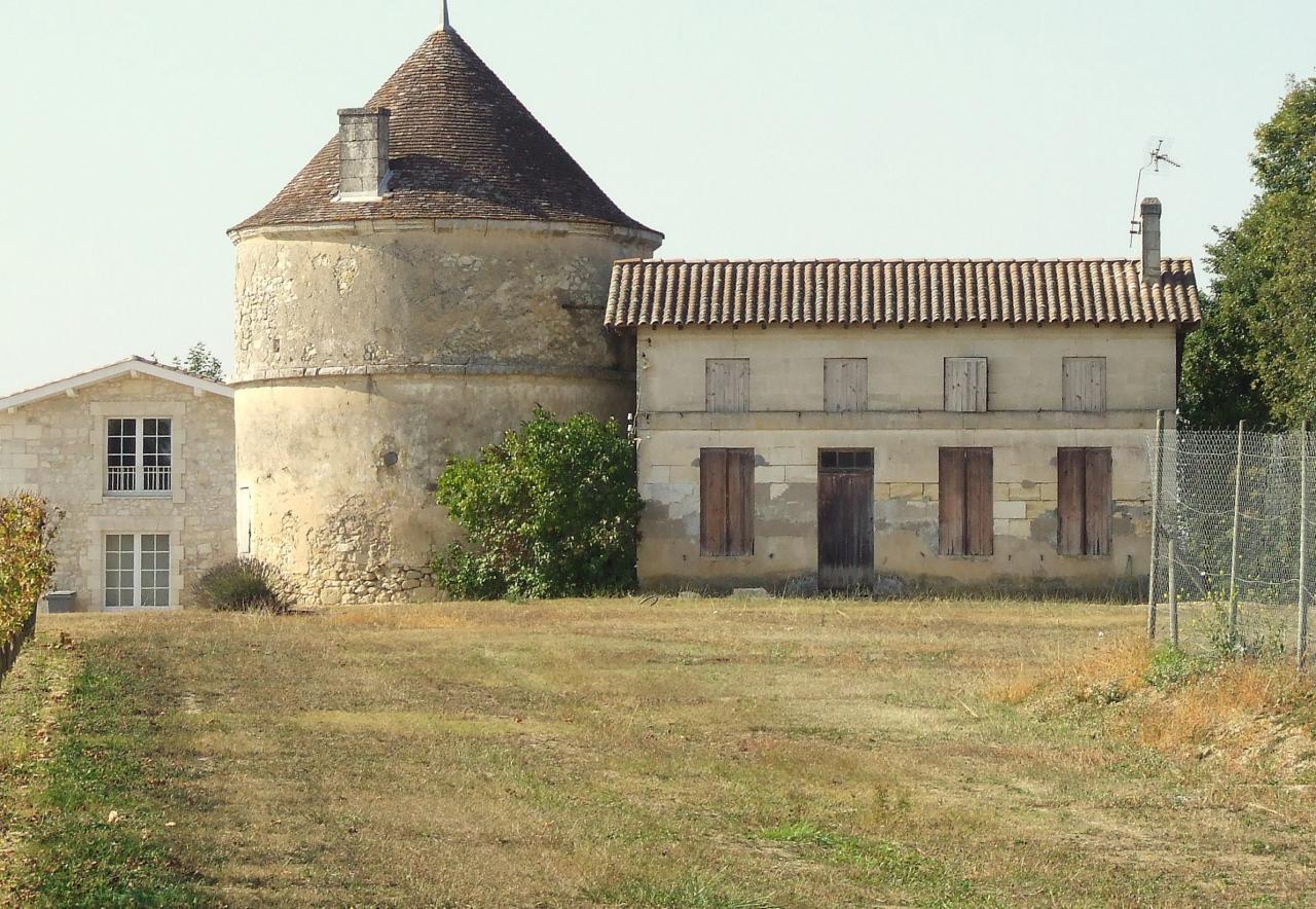 Villegouge, le moulin de Thouil