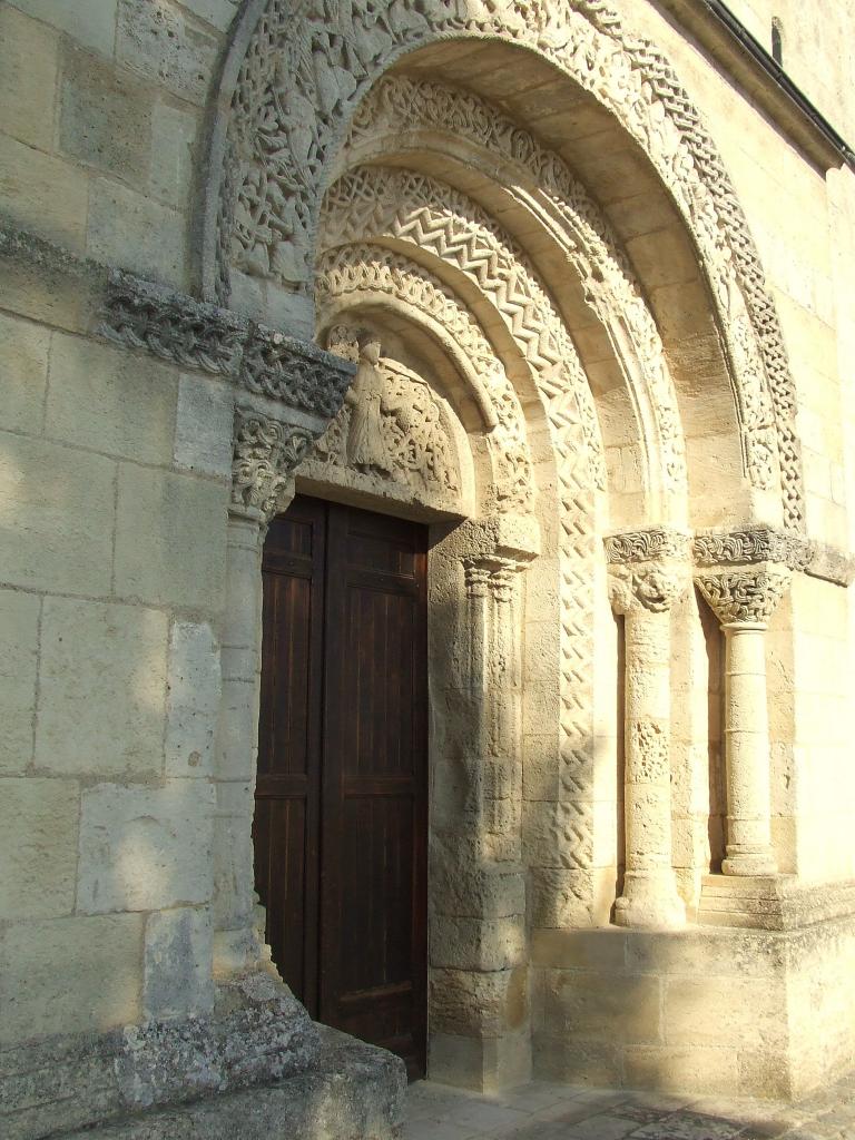 La-Lande-de-Fronsac, le portail de l'église