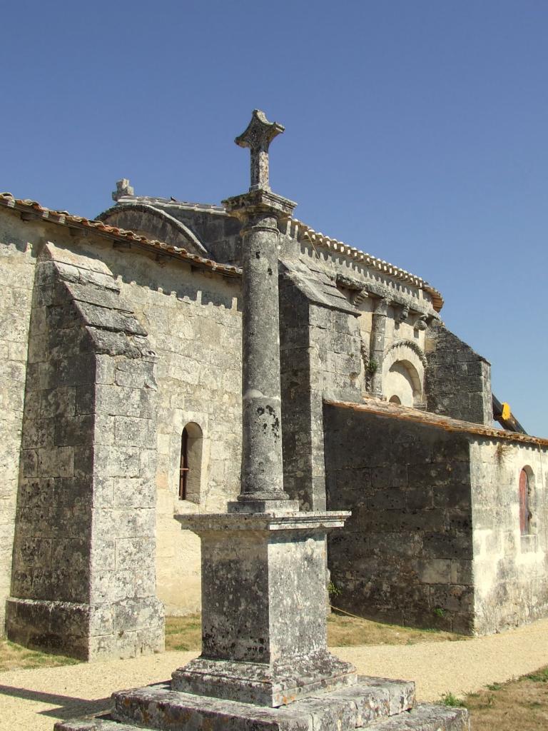 Mouillac, la croix du cimetière