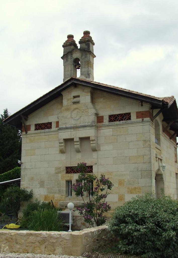 Lugon-et-l'Ile-du-Carney, la chapelle, ancienne église prieurale