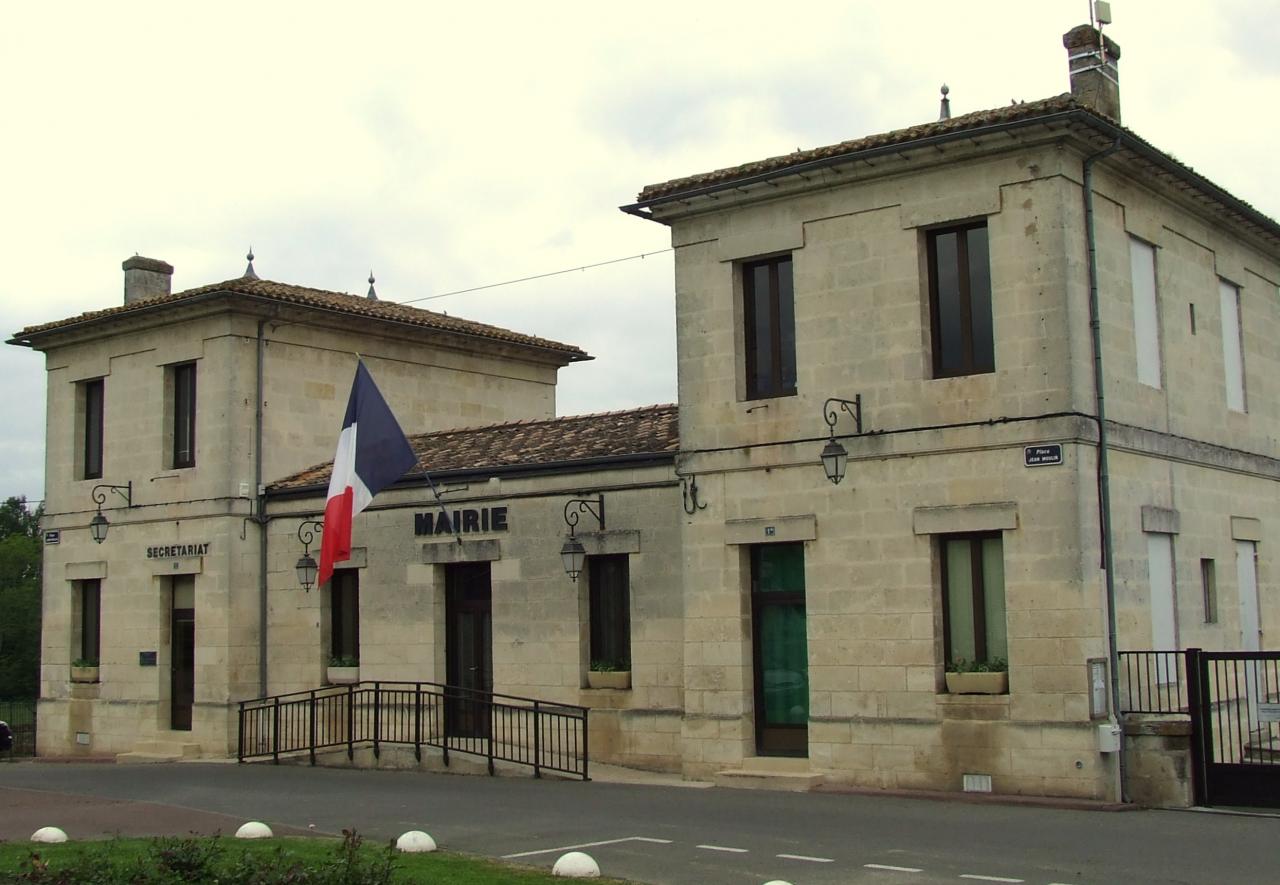 Lugon-et-l'Ile-du-Carney, la mairie