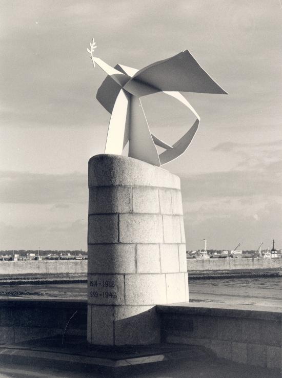 Saint-Nazaire, le monument aux morts.