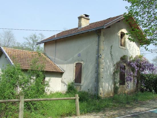 Postiac, l'ancienne maison du garde-barrière.