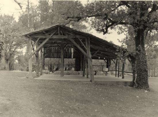 Lagorce, une grange au Domaine de Maine-Pommier,