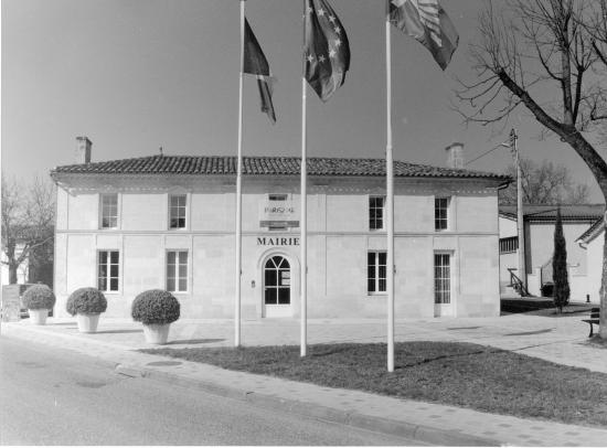 Lapouyade, la mairie,