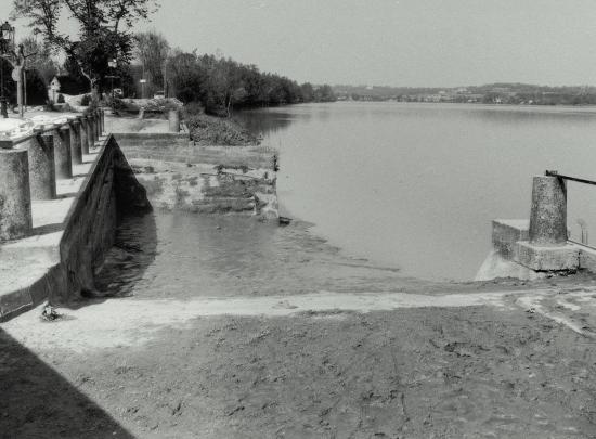 Vayres, le port de Saint-Pardon sur la Dordogne.