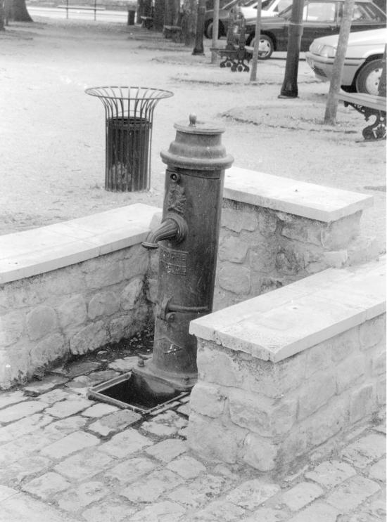 Guitres, une autre pompe à eau,