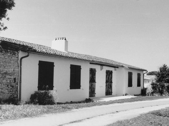 Loix, des petites maisons de pêcheurs.