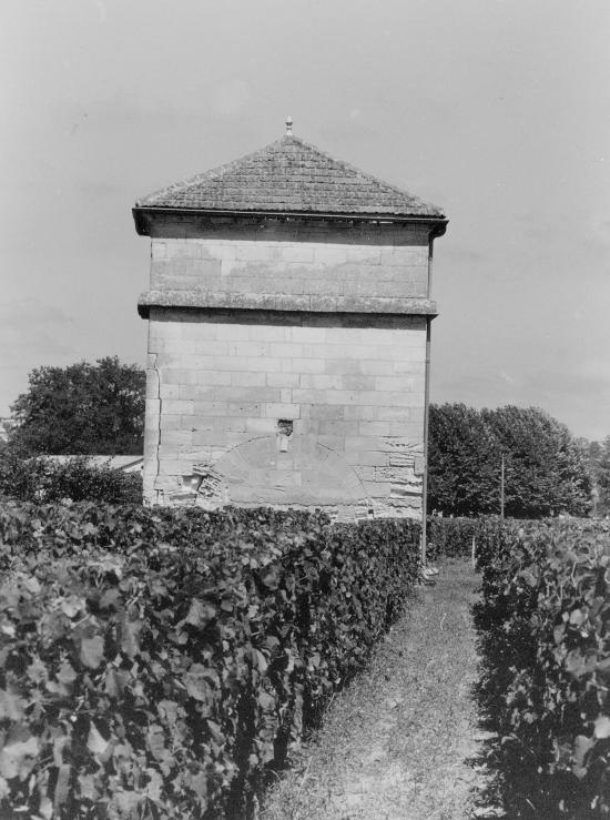 Saint-Sulpice-de-Faleyrens, un pigeonnier.