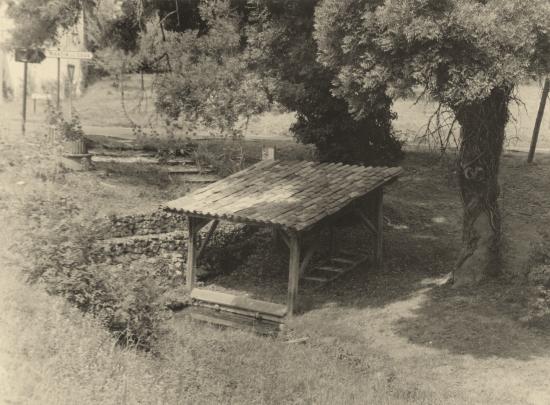 En Charente-Maritime, au Petit Paris, un lavoir.