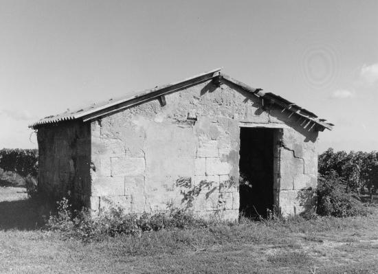 Saint-Germain-du-Puch, une cabane de vigne.