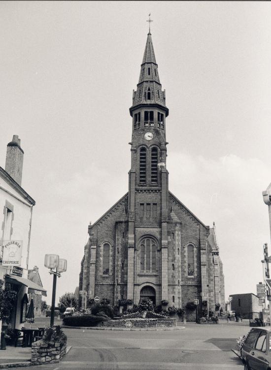 Saint-Lyphard, l'église.