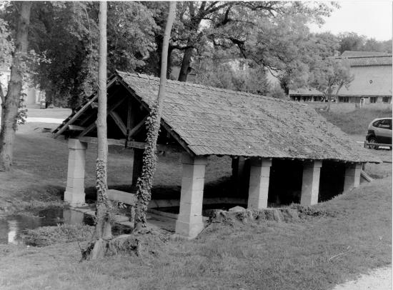 Carsac, le lavoir.