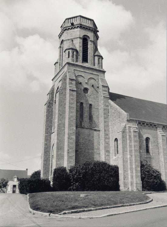 Trescalan, l'église au belvédère.