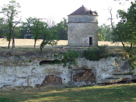 Saint-Quentin-de-Baron, une fuie au château Bisqueytan,