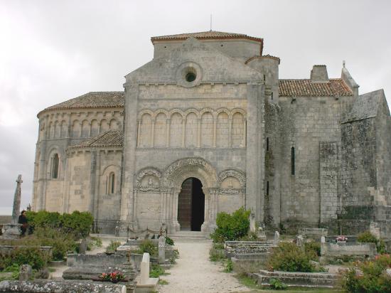 Talmont, l'église Sainte-Radegonde.