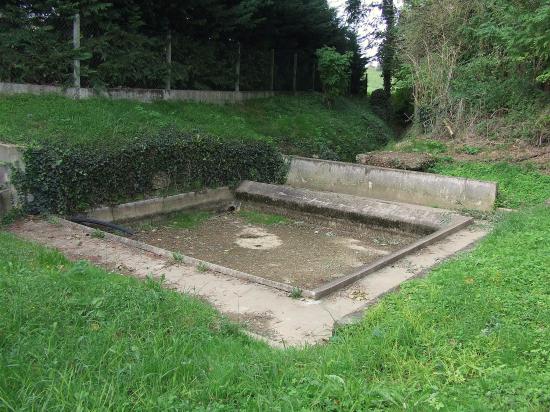 Saint-Quentin-de-Baron, le lavoir, au lieu-dit Mariotte.