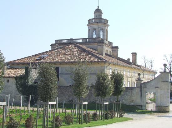 Grézillac, le château Bonnet-Lurton,