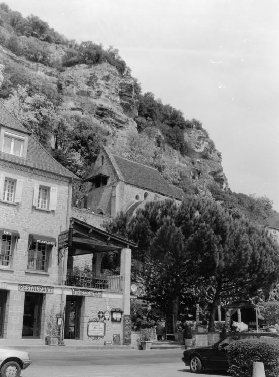 La Roque-Gageac, une chapelle à flanc de rocher.