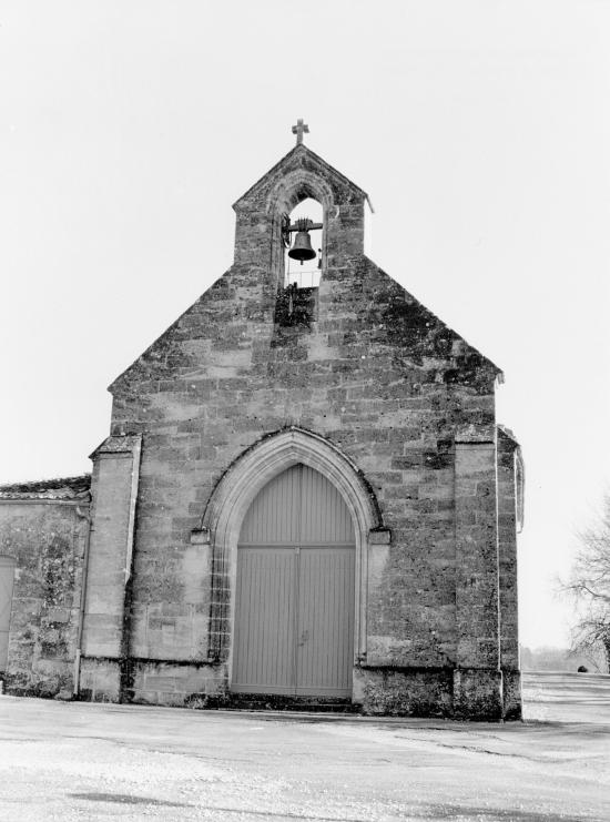 Saint-Laurent-des-Combes, l'église.