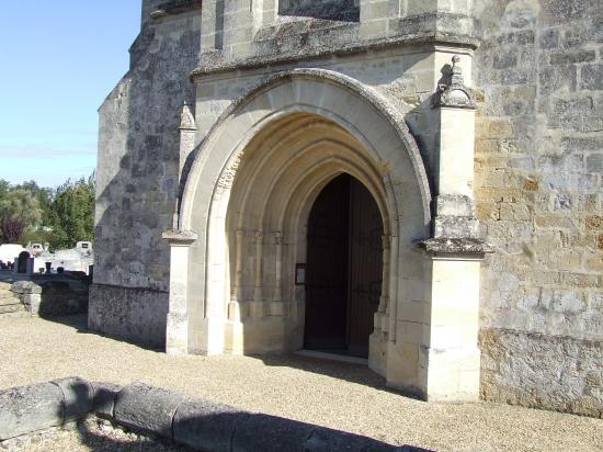 Baron, l'église romane et son portail