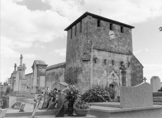 Bayas, l'église Sainte-Croix.