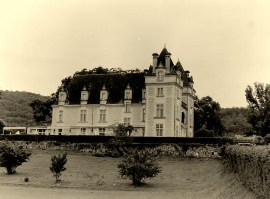 Saint-Vincent-de-Cosse, le château de Monrecour.