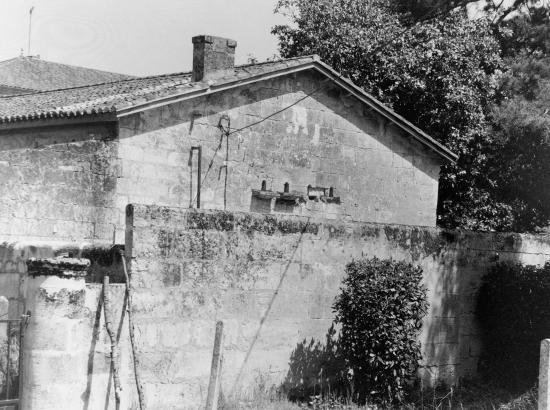 Vayres, chez l'habitant, un pigeonnier.