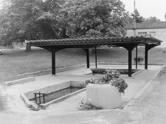 Les Billaux, le lavoir des Gauthiers