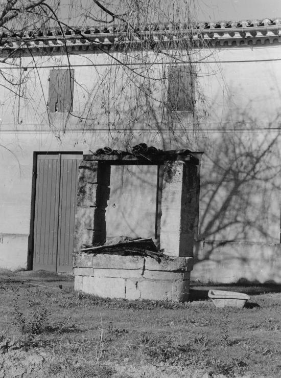 Saint-Laurent-des-Combes, un puits au lieu-dit Geyrot.