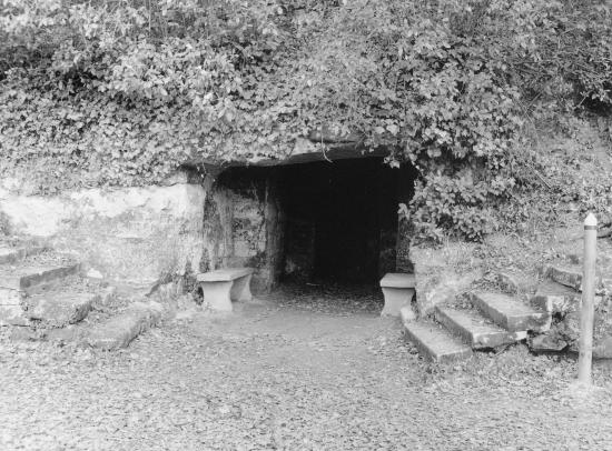 Saint-Hippolyte, les grottes Ferrand.