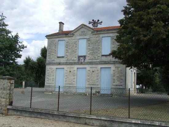 Espiet, la mairie.