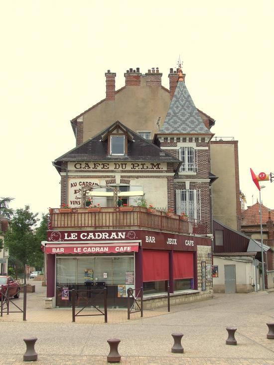 Migennes, le café du Cadran,