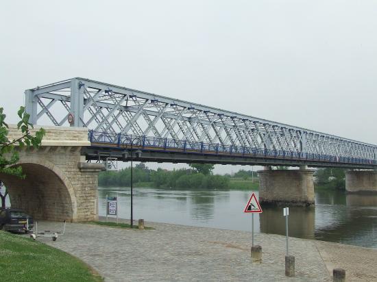 Branne, le pont Eiffel