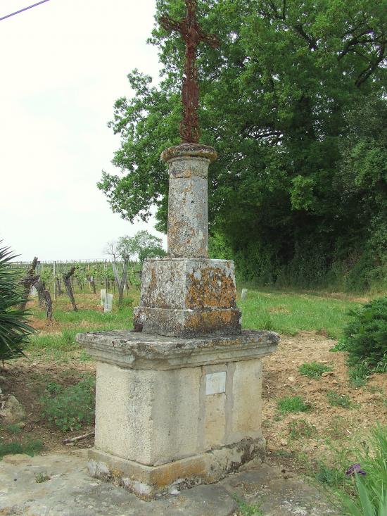 Jugazan, une croix de mission 1954,