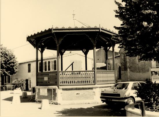 La Couarde, le kiosque à musique.