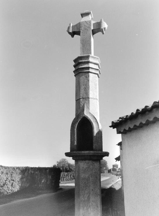 Pomerol, la croix de Gay.