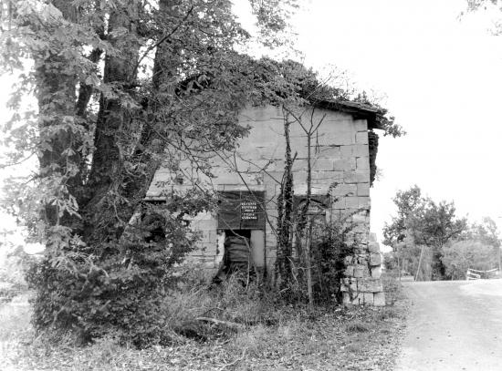 Arveyres, le moulin de Réau.