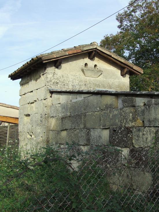 Saint-Germain-du-Puch, un pigeonnier